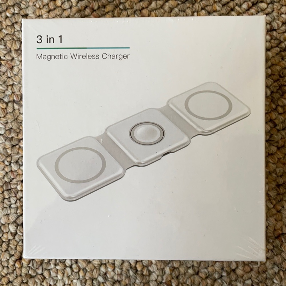 BRAND NEW- 3 in 1 Magnetic Wireless Charger